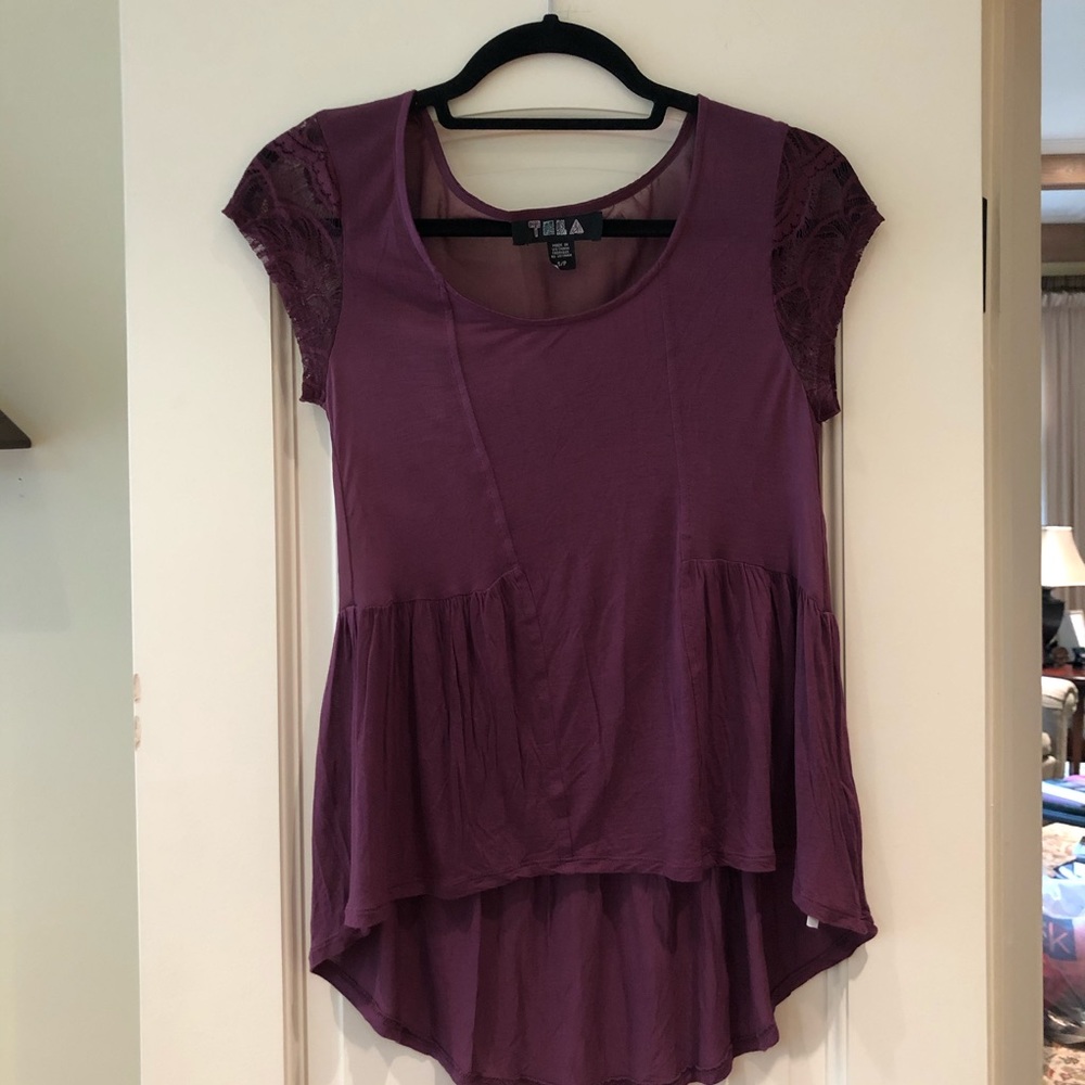 High-Low Lace Sleeve Blouse